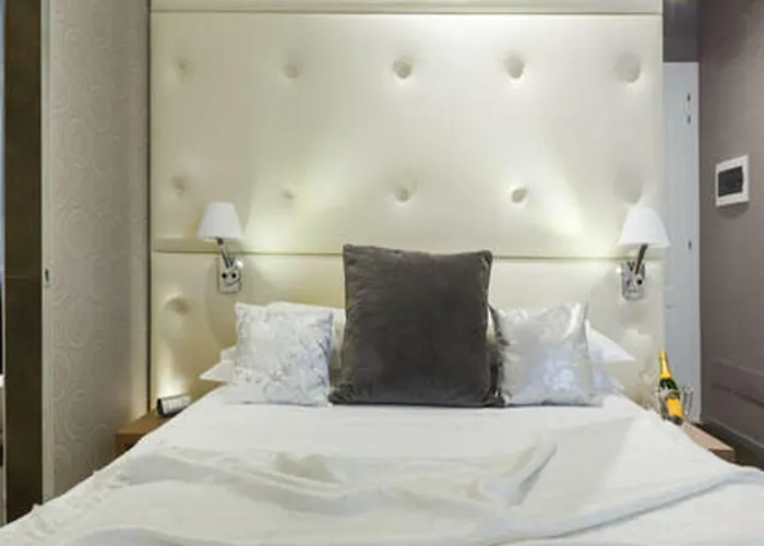 Private Luxury Rom