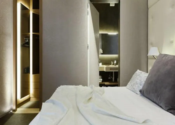 Private Luxury Rom